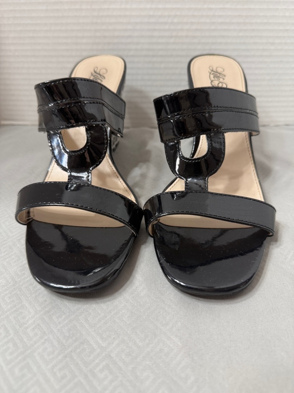 Life Stride Chandler Wedge Sandals Black and White  Slip On Open Toe Size 9